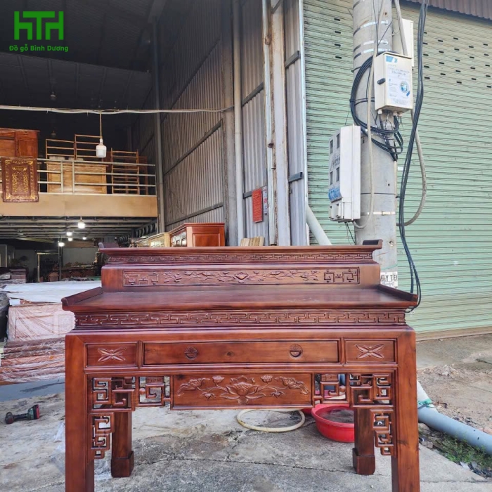 BÀN THỜ 2 TẦNG GỖ TRÀM BÔNG VÀNG LỰA LÕI SƠN MÀU ÓC CHÓ 1m54